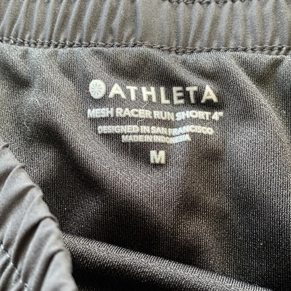 Athleta Mesh Racer Run Short 4” sz M